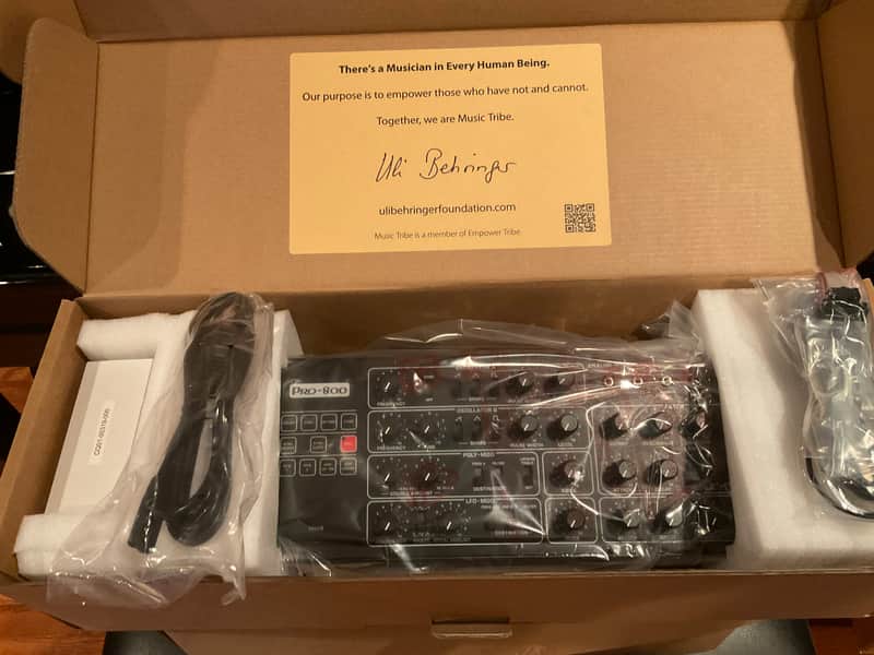 Behringer Pro-800 Desktop 8-Voice Synthesizer