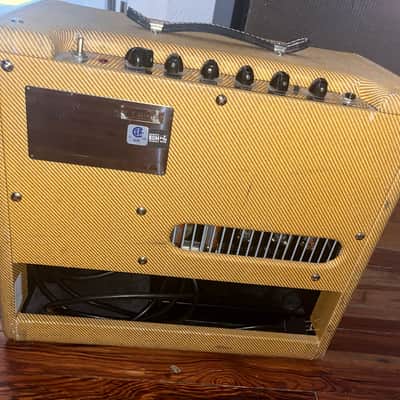 Fender Blues Junior Lacquered Tweed 15-Watt 1x12" Guitar Combo 2016 - Present - Lacquered Tweed image 3