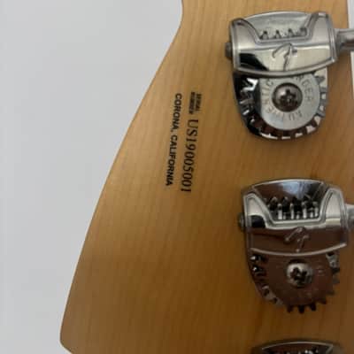 Fender American Performer Mustang Bass 2019 - 3-color sunburst image 7
