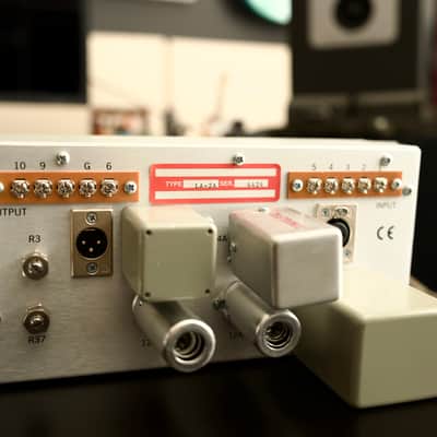Universal Audio LA-2A Leveling Amplifier / Optical Compressor 2000 - Present - Gray image 6