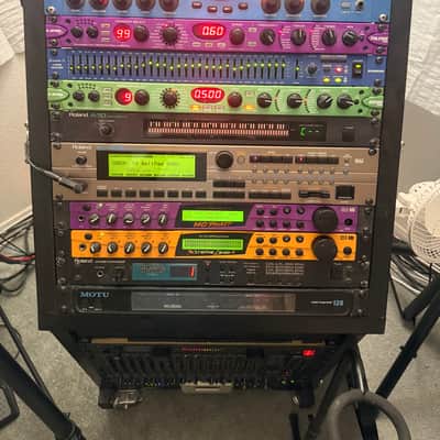 Studio Rolling Rack — XV-5080, E-MU, Lexicon, Line 6, Furman, Roland M-160