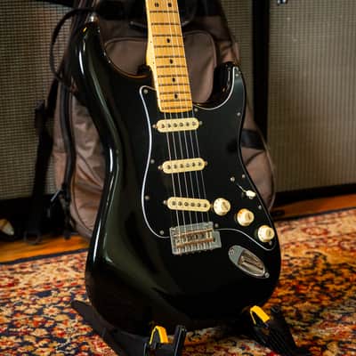 Fender FSR Special Edition Player Stratocaster with Maple Fretboard 2019 - 2024 - Black image 4