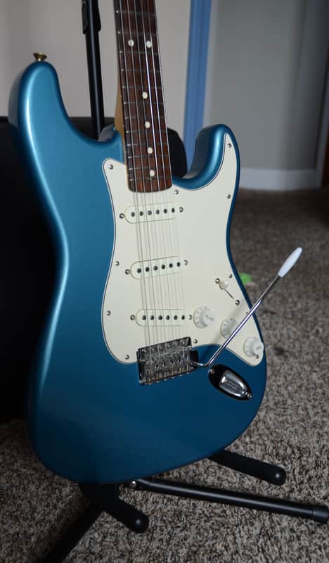 Fender Stratocaster 1992 - Lake Placid Blue MIM - Upgraded Electronics image 1