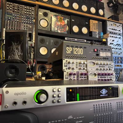 Universal Audio Apollo 8 QUAD Thunderbolt Audio Interface UAD 2 ,2010s - Silver //ARMENS image 2