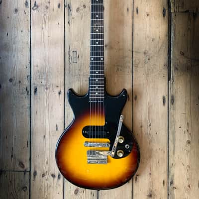 1963 Gibson Melody Maker in Sunburst finish & and soft shell case image 2