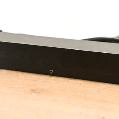Furman M-8x2 8-Outlet Power Conditioner CG01241 image 3