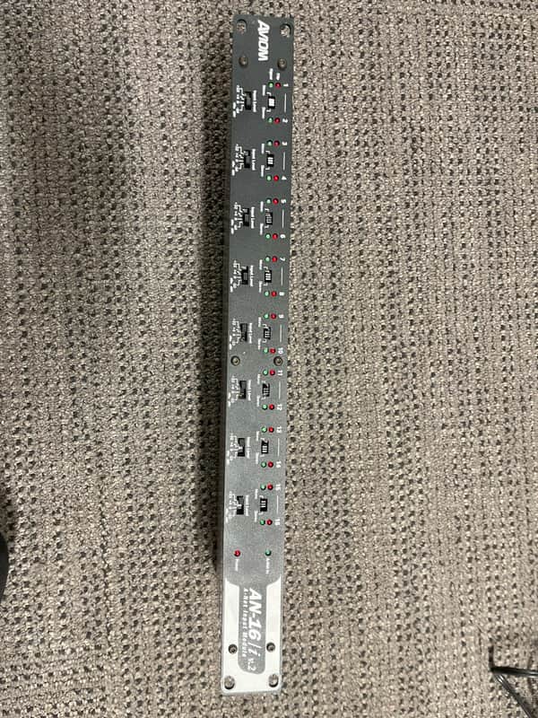 Aviom AN-16/i v.2 16-Channel Analog Input Module 2010s - Black image 1