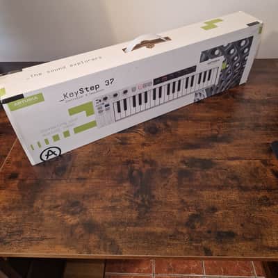 Arturia KeyStep 37 MIDI Controller 2021 - 2025 - White image 4