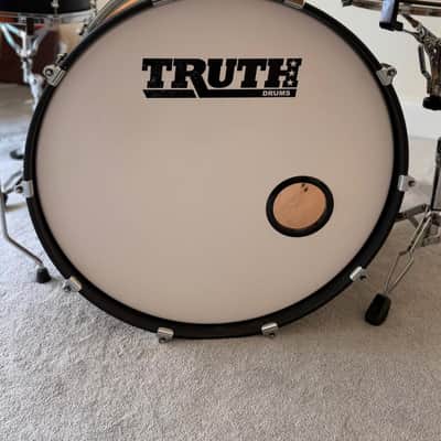 Truth Custom Drums - 24" bass drum, 13" tom, 16" floor tom, 14" snare drum image 10
