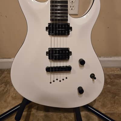 Washburn Renegade HM Series Arctic White Electric Guitar image 2