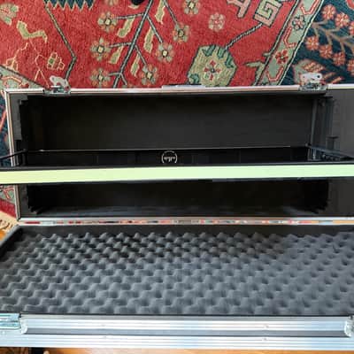 Temple Audio DUO 34 Flight Case and Pedalboard with 4-Way Jack Patch Module image 6