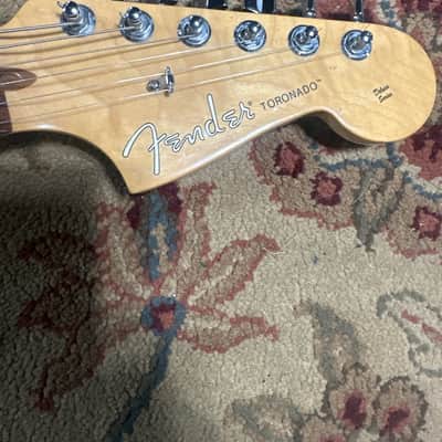 Fender Toronado dv11 2002 - Butterscotch image 3