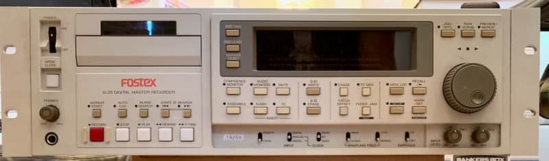 Fostex D-25 Master DAT Recorder w/Timecode image 1