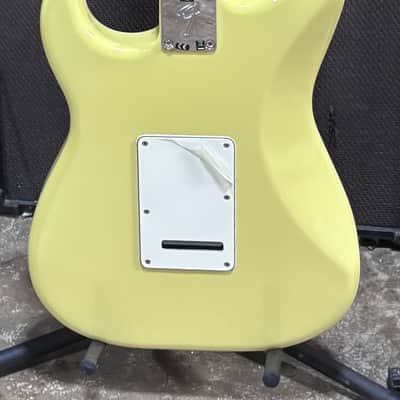 Fender Player II Stratocaster 2024 - Hialeah Yellow image 6