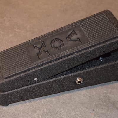 VOX V845 Classic Wah Wah * play that authentic vintage wah tone * Beyers = the best price! Wah is as new from our showroom * list price=95,-€ * image 3