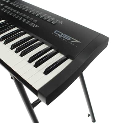 Alesis QS7 w Bag image 3