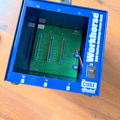 Radial Workhorse Cube 3-Slot Powered 500 Series Frame 2010s - Blue imagen 2