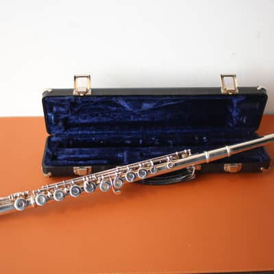 Armstrong 104 Student Model Closed-Hole Flute with C Foot, Offset G 2010s - Silver-Plated image 3