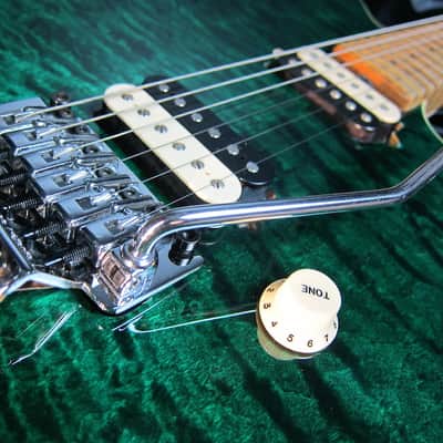 Music Man EVH Signature Model / Green Quilt top image 6