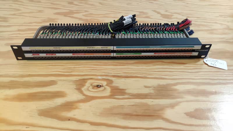 Switchcraft TTP96ASFNX 96 way (2x48) Bantam Patchbay + Cables image 1