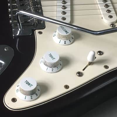 Vintage Custom Fender Solid Body Stratocaster Electric Guitar 1999 Purple 7.8 Lb Upgraded Tremolo HSC image 6