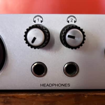 Apollo UAD 2 Thunderbolt 2 Audio Interface - Silver image 3