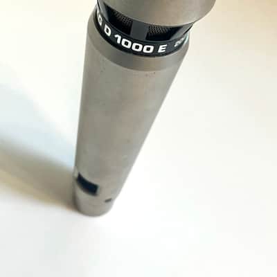 AKG D1000E Vintage Dynamic Microphone w/Clip image 3
