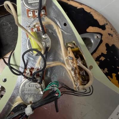Fender Mike McCready Stratocaster Relic with extras 20s - Relic image 6