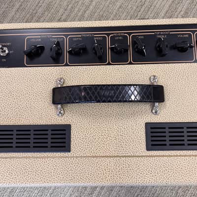 Vox AC15C1-TN Limited Edition Custom 2-Channel 15-Watt 1x12" Guitar Combo 2016 - Cream Bronco image 2