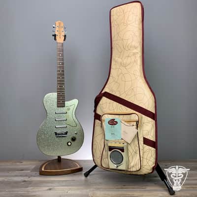 Danelectro U-3 Reissue w/Amp In Case image 15