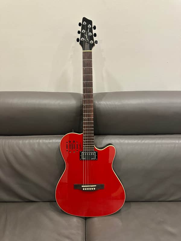 Godin A6 Ultra