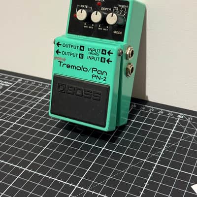Boss PN-2 Tremolo/Pan Japan (Black Label) 1990s - Green image 2
