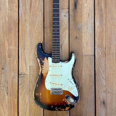Fender Mike McCready Signature Stratocaster 2023 - Present - 3-Color Sunburst Relic image 1