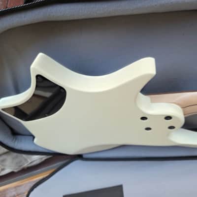 HILs NEXT HNB3 Short Scale Bass Guitar Headless wGig Bag White image 9
