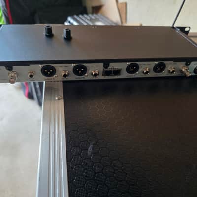 Shure Slxd4qdan+ wireless receiver image 6