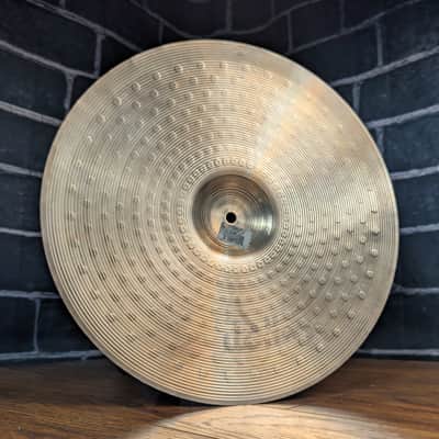 Zildjian 16" ZBT Crash Cymbal – Bright Attack • Fast Response • Cutting Projection image 2