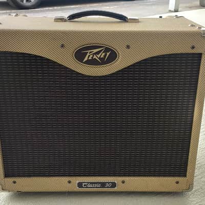 Peavey Classic 30 made in USA ca. 2005 * all tube 2-Channel 30-Watts 1x12" Guitar Combo * sounds great * fine vintage clean and overdrive sounds * only 699€ * Bild 1