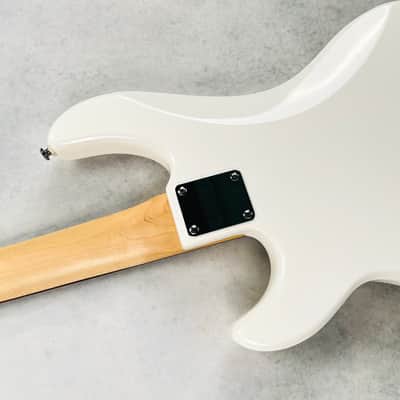 G&L Tribute Series Kiloton 4-String Bass 2017 - White image 13