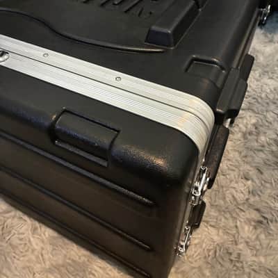 Gator GR-8L Standard 8U 19" Rack Case 2010s - Black image 5