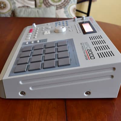 Akai MPC2000 MIDI Production Center 1997 - 2001 - Grey image 4