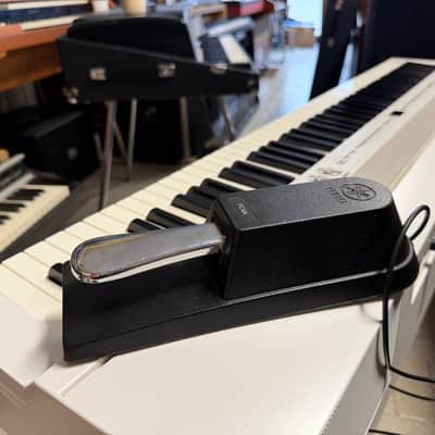 Yamaha P-255 image 6