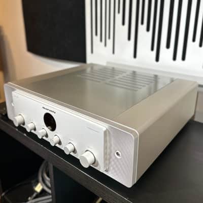Marantz Model 30 60-Watt Stereo Solid-State Integrated Amplifier 1976 - 1978 - Silver image 4