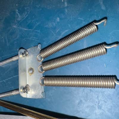 Fender Standard Stratocaster Vintage-Style Bridge Assembly image 6