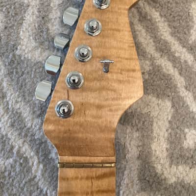Stratocaster Neck flame Maple figured medium profile fender image 14