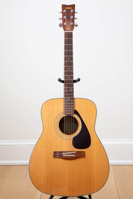 Yamaha FG-335