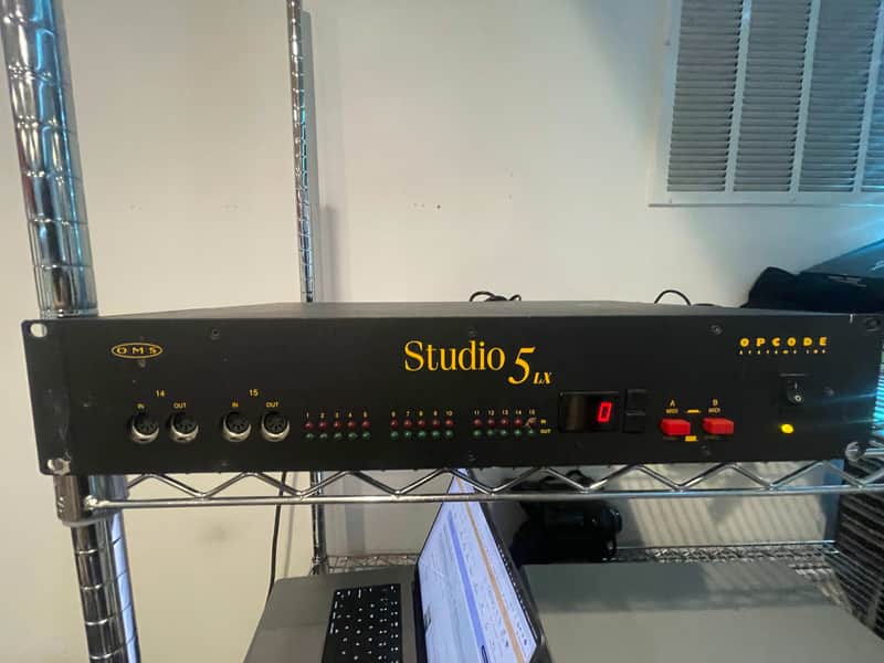 Opcode Studio 5 - Black image 1