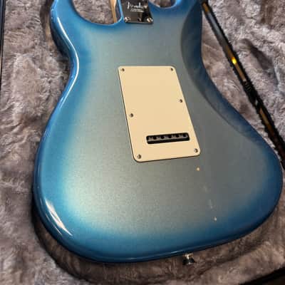 Fender Limited Edition American Showcase Stratocaster HSS 2021 - Sky Burst Metallic image 4