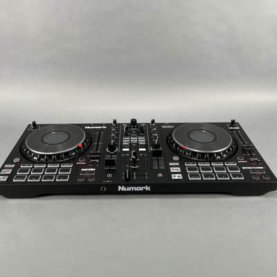 Numark Mixtrack Platinum FX DJ Controller 2020 - Present - Black image 2