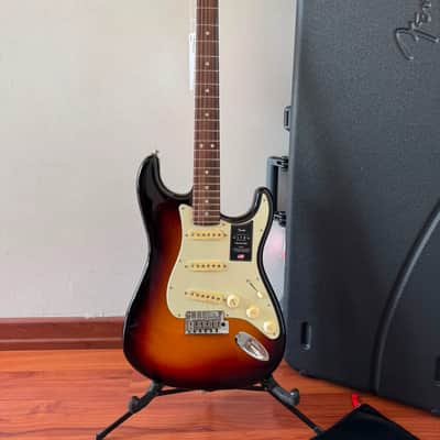 Fender American Ultra Stratocaster 2021 - Ultraburst image 1