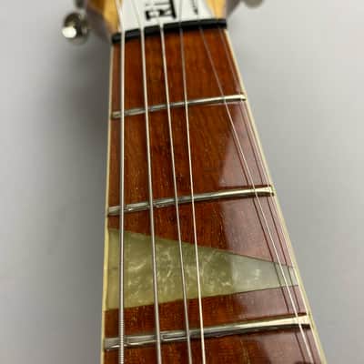 Rickenbacker V-381 - @ 1993 Natural Re-Issue , Nice Birdseye Maple body. Near mint with Original Silver  Rickenbacker hardshell case image 6